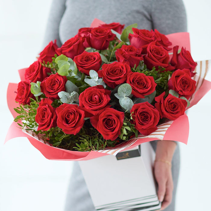 Valentine's Luxury 12 Red Roses